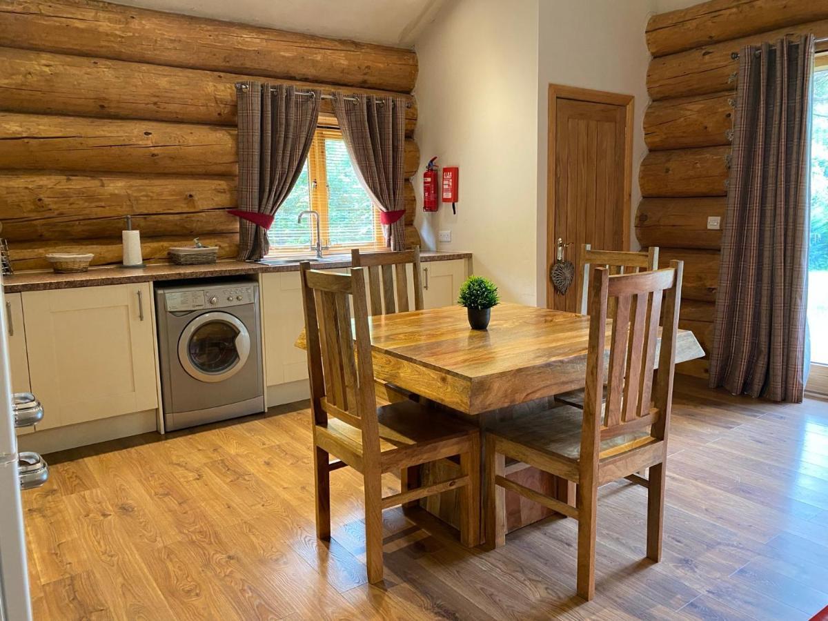 Ewes Water Log Cabins Langholm Exterior foto